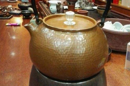 用銅壺?zé)惺裁唇?，銅壺煮水的兩大忌諱和好處